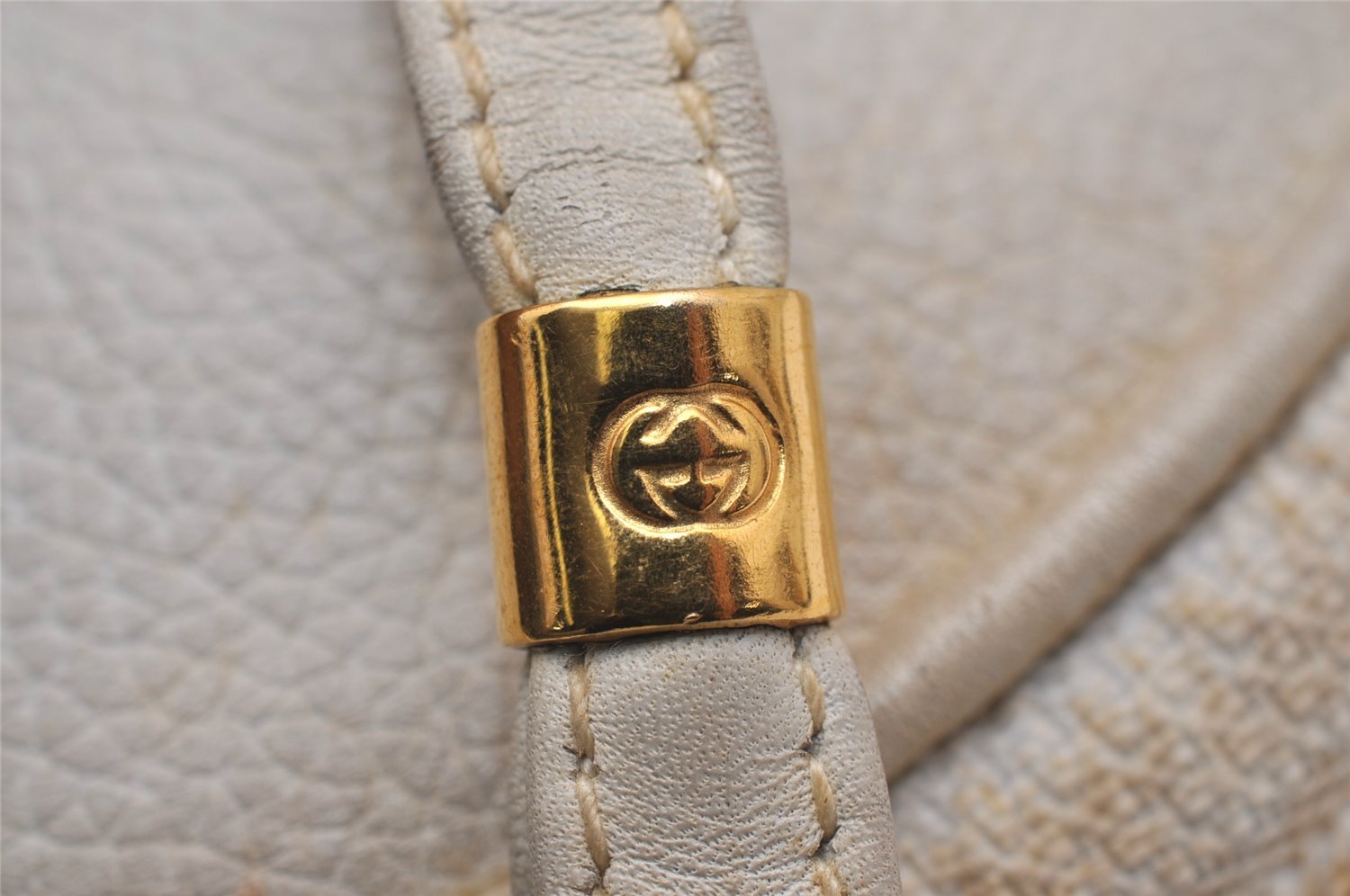 Authentic GUCCI Vintage Shoulder Cross Body Bag Purse Leather White 2706J
