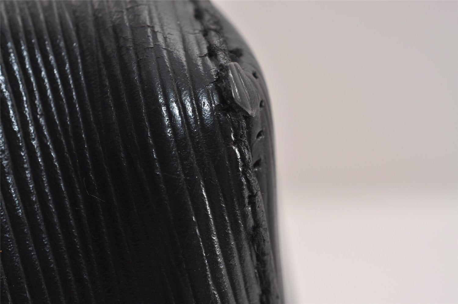 Authentic Louis Vuitton Epi Petit Noe Shoulder Drawstring Bag M59012 Black 2710J