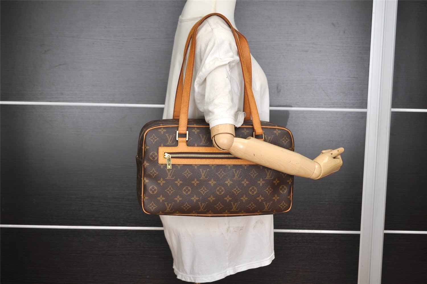 Authentic Louis Vuitton Monogram Cite GM Shoulder Bag M51181 LV 2712I