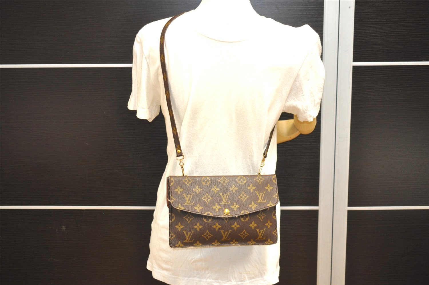 Auth Louis Vuitton Monogram Pochette Double Rabat Shoulder Bag M51815 LV 2713I