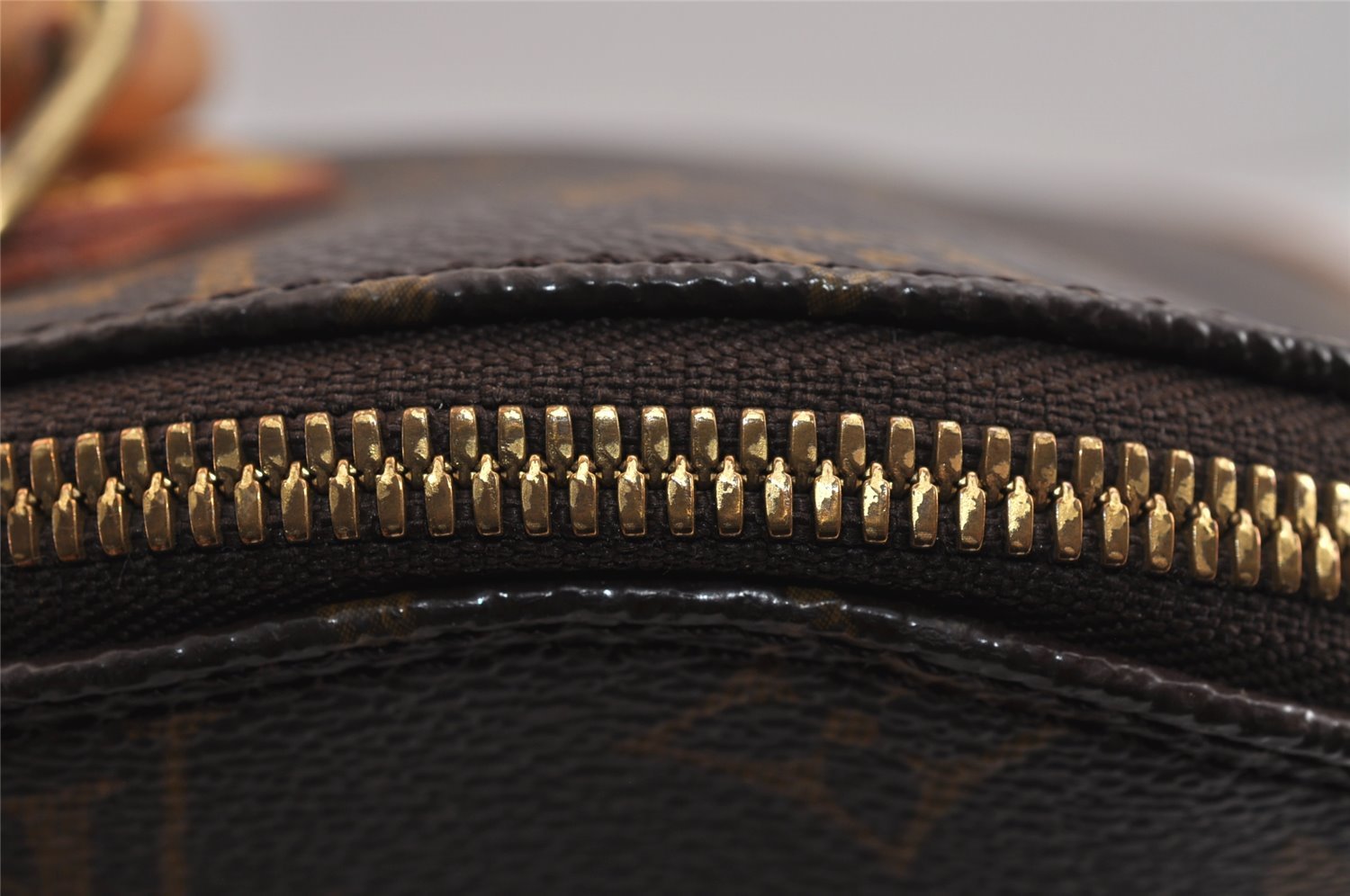 Authentic Louis Vuitton Monogram Alma Hand Bag Purse M51130 LV 2732J