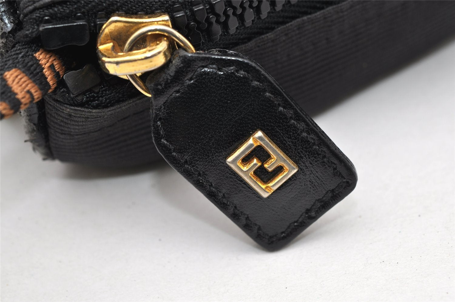 Authentic FENDI Vintage Shoulder Cross Body Bag Purse Nylon Leather Black 2732K