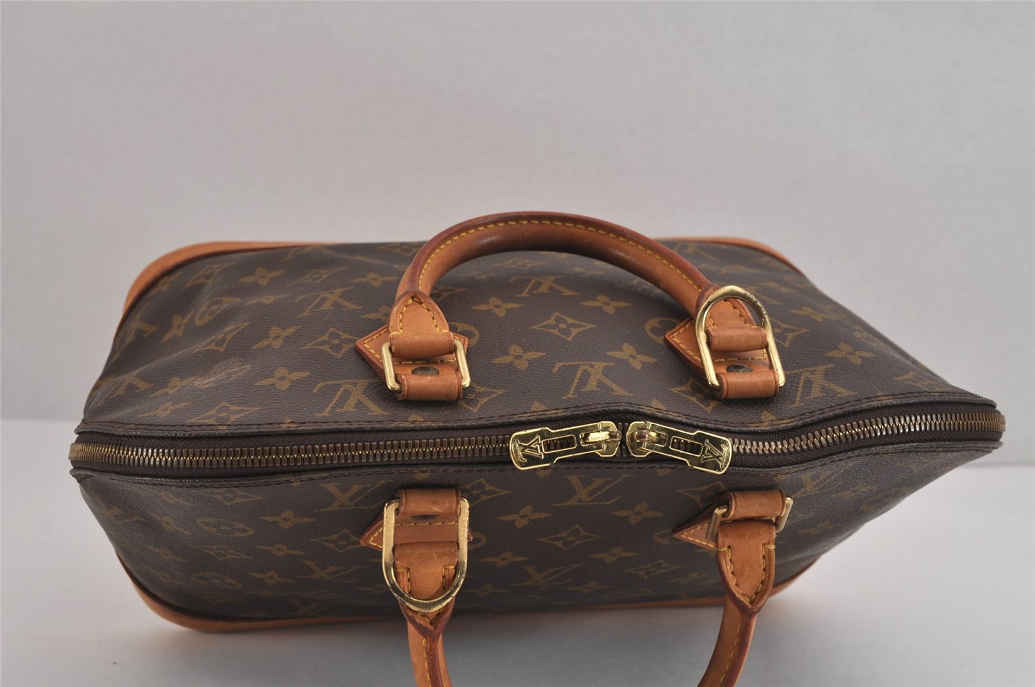 Authentic Louis Vuitton Monogram Alma Hand Bag Purse M51130 LV 2741J