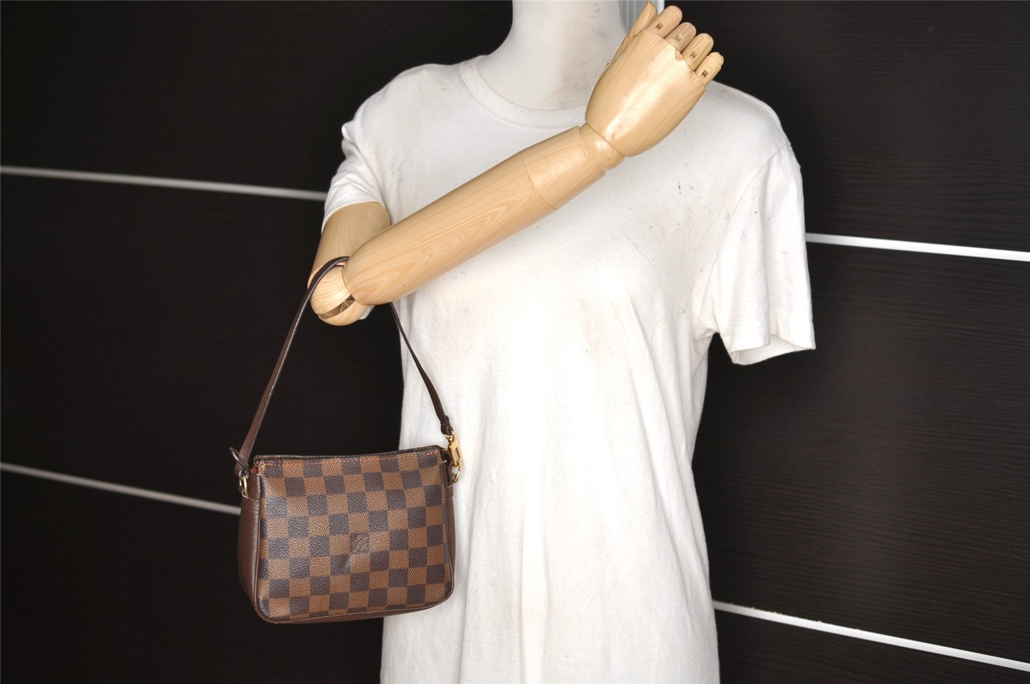 Authentic Louis Vuitton Damier Trousse Makeup Hand Bag Pouch N51982 LV 2748I