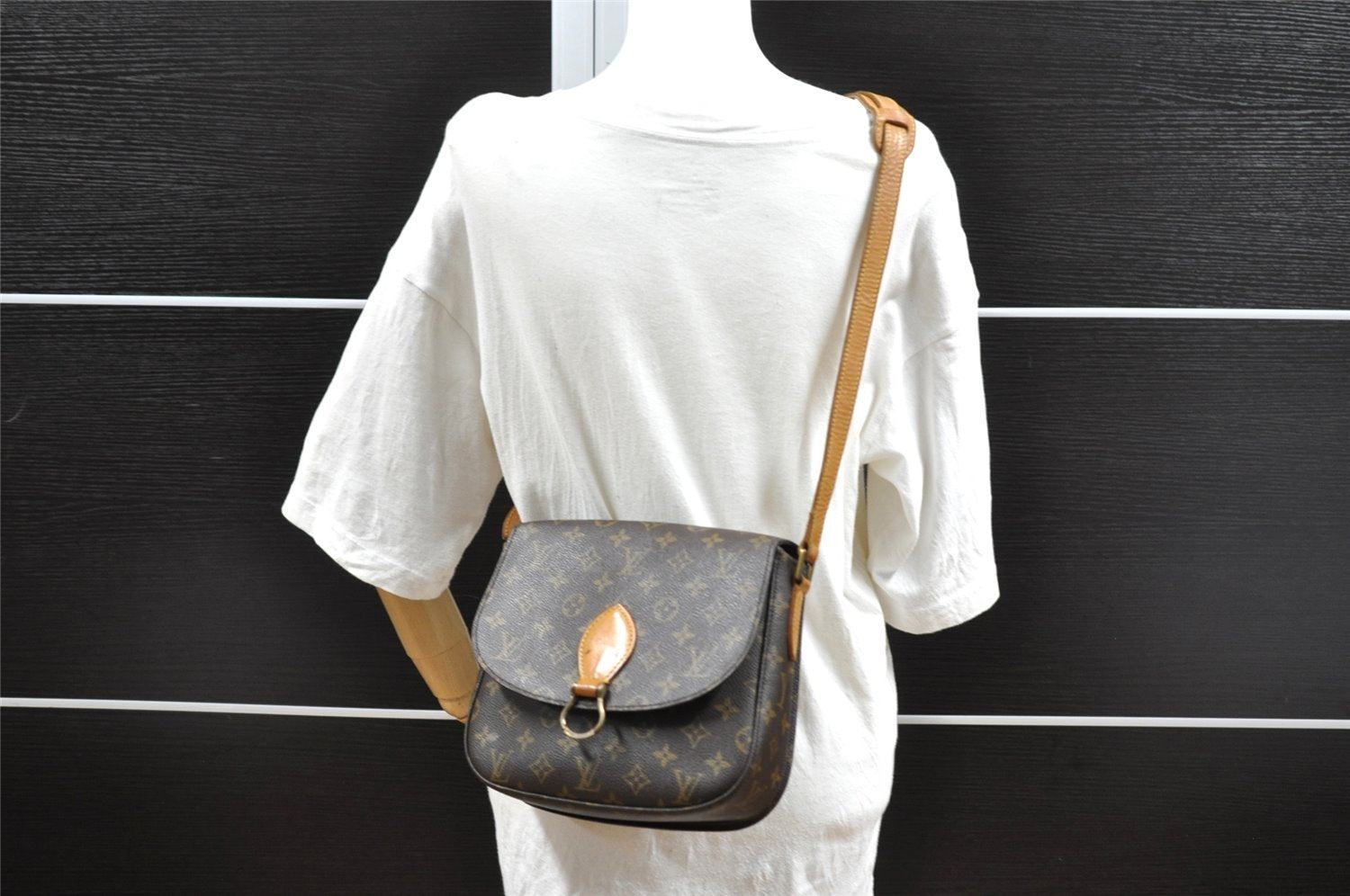 Authentic Louis Vuitton Monogram Saint Cloud GM M51242 Shoulder Cross Bag 2749I