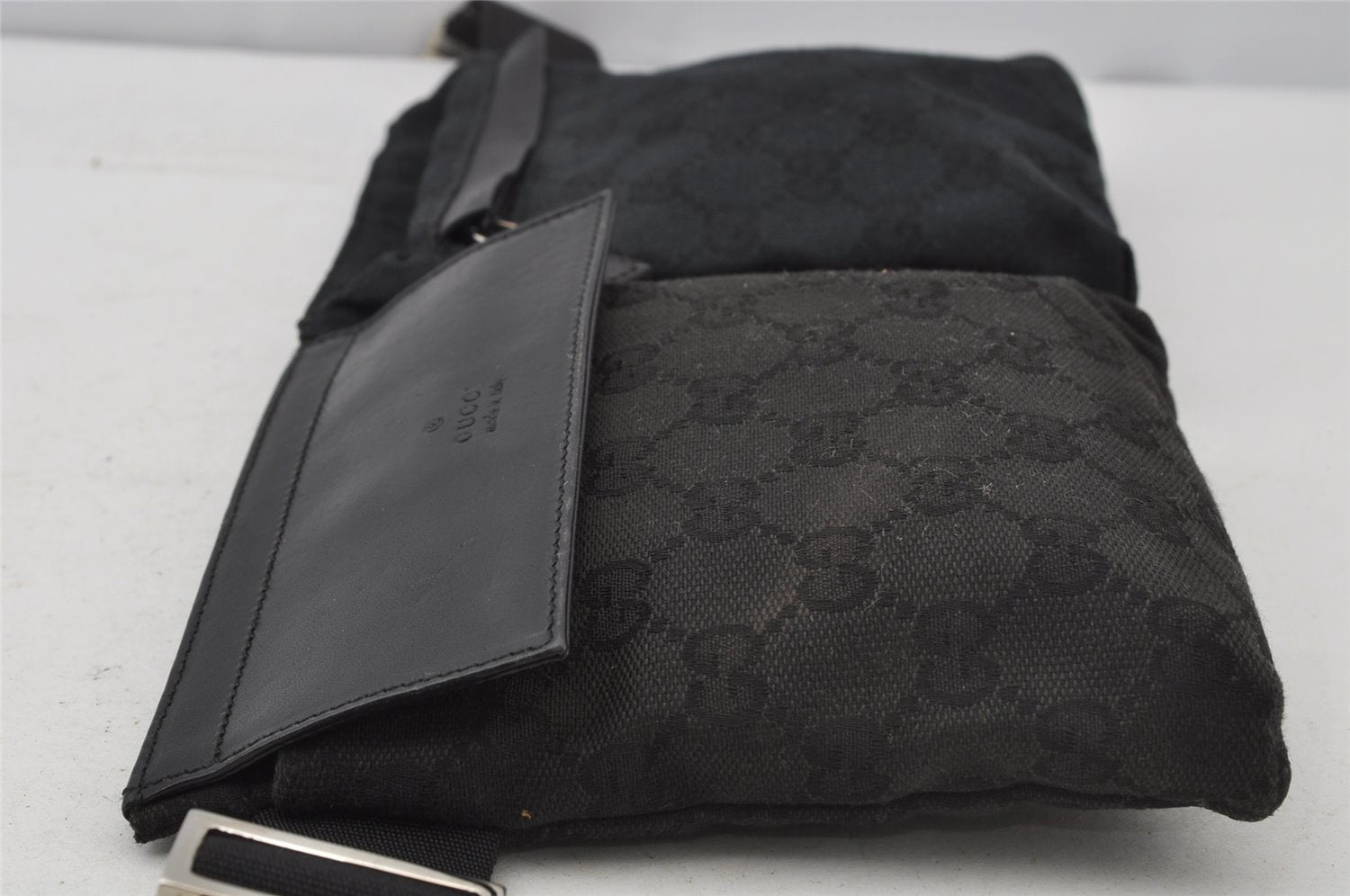 Authentic GUCCI Waist Body Bag Purse GG Canvas Leather 0181621 Black 2750J