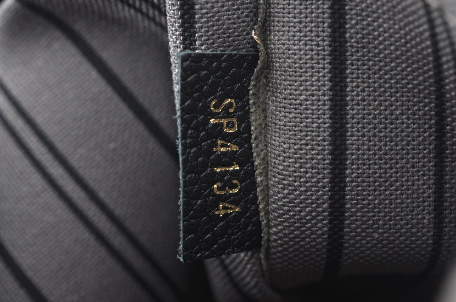 Auth Louis Vuitton Monogram Empreinte Montaigne MM Hand Bag Black Junk 2752I