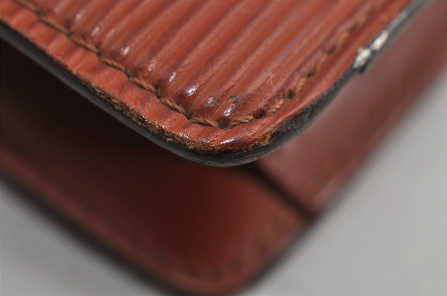 Authentic Louis Vuitton Epi Montaigne 23 Clutch Hand Bag Brown M52663 LV 2757J