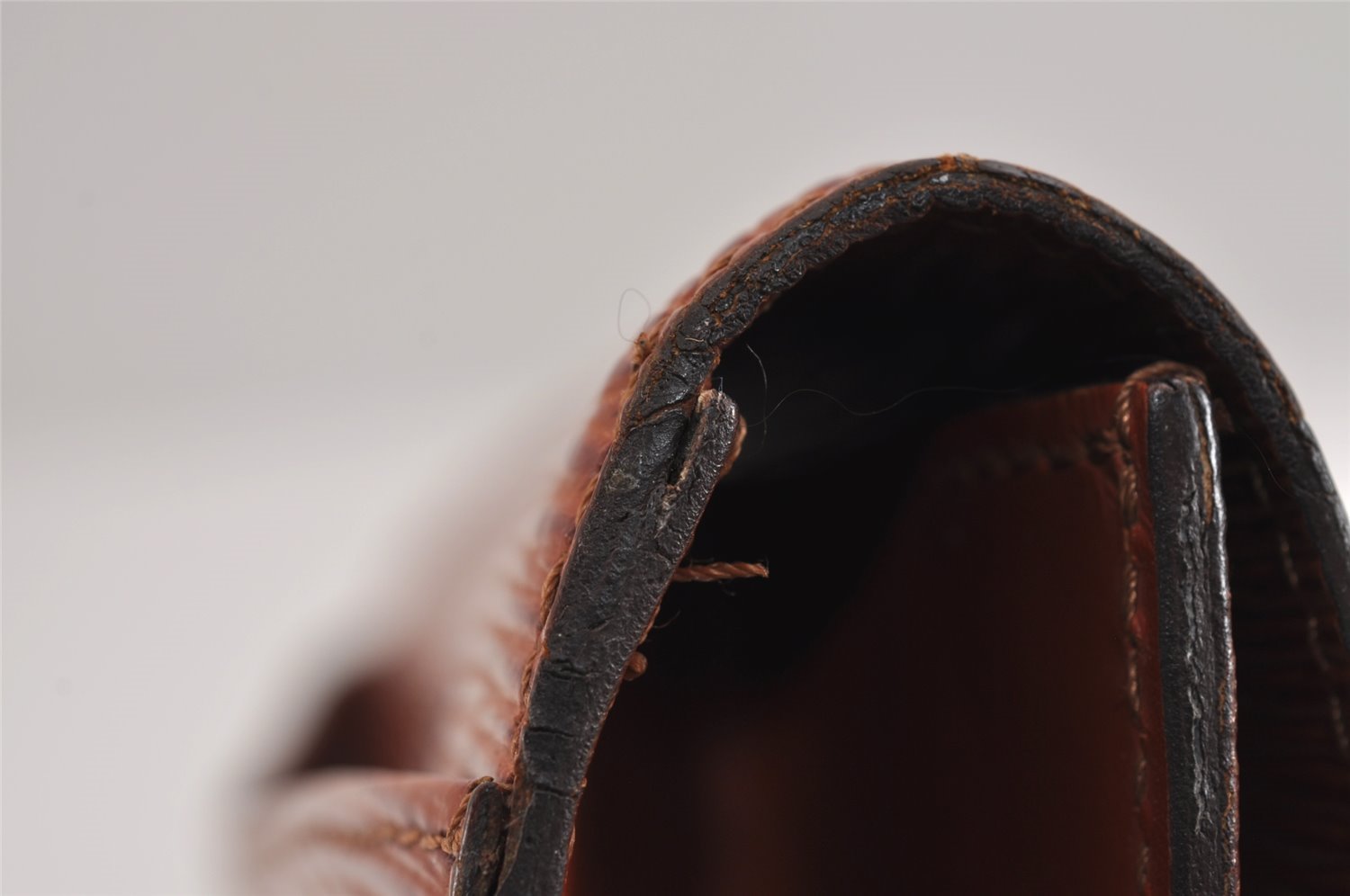 Authentic Louis Vuitton Epi Montaigne 23 Clutch Hand Bag Brown M52663 LV 2757J