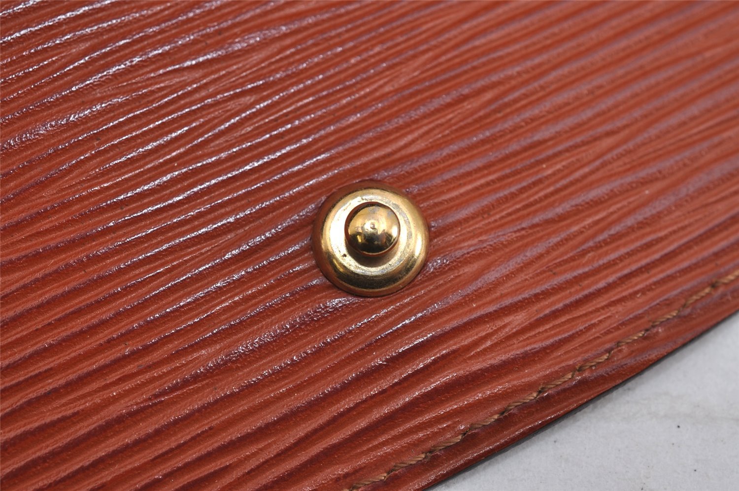 Authentic Louis Vuitton Epi Montaigne 23 Clutch Hand Bag Brown M52663 LV 2757J