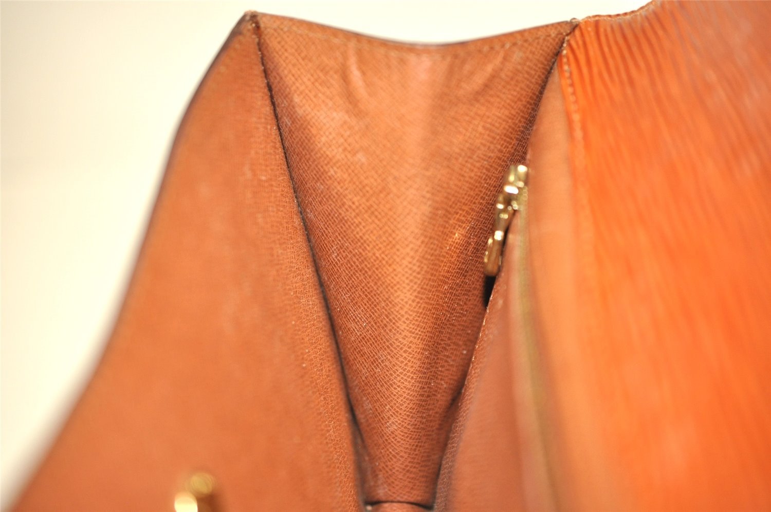 Authentic Louis Vuitton Epi Montaigne 23 Clutch Hand Bag Brown M52663 LV 2757J