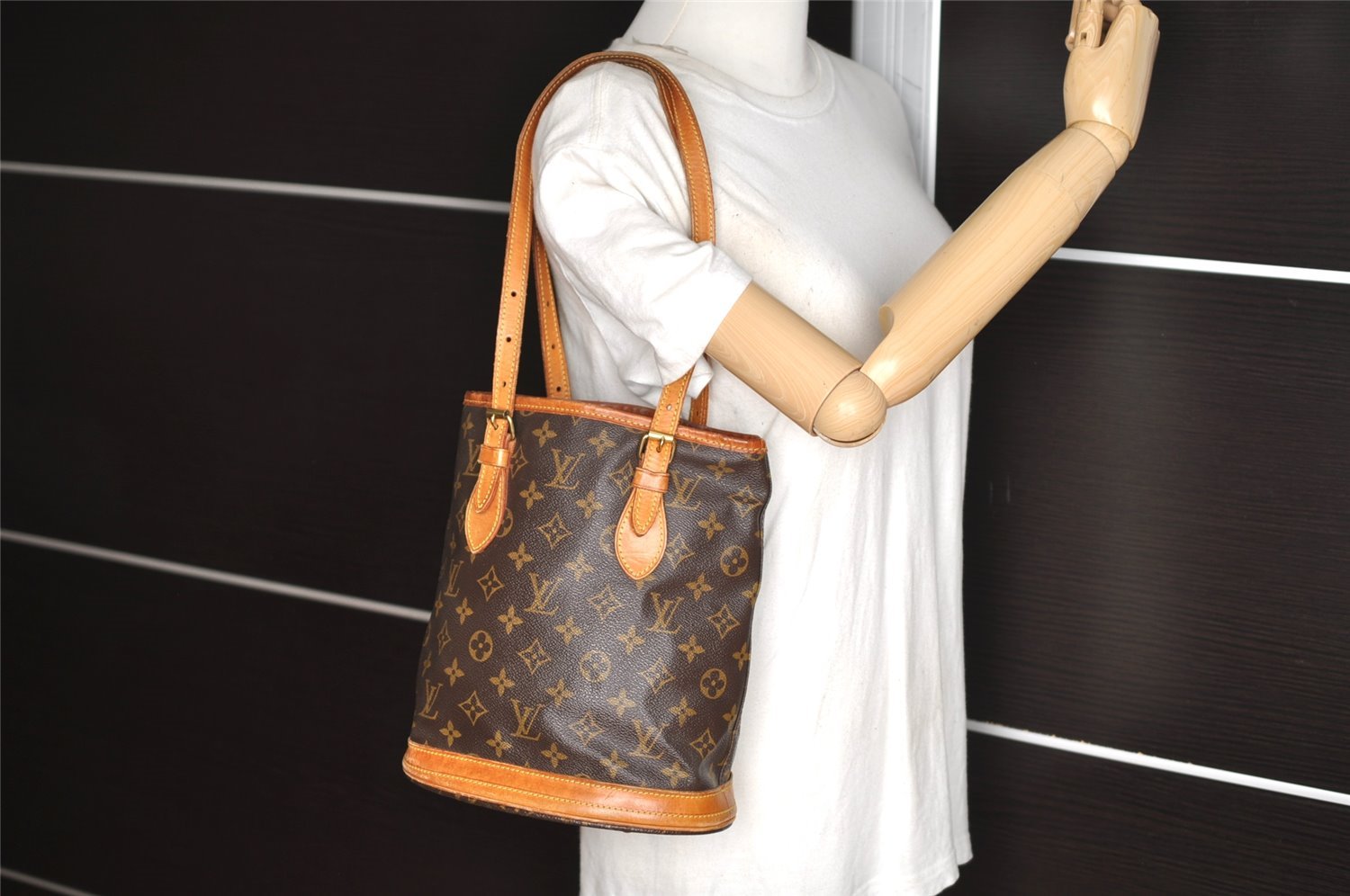 Authentic Louis Vuitton Monogram Bucket PM Shoulder Tote Bag M42238 Junk 2759J