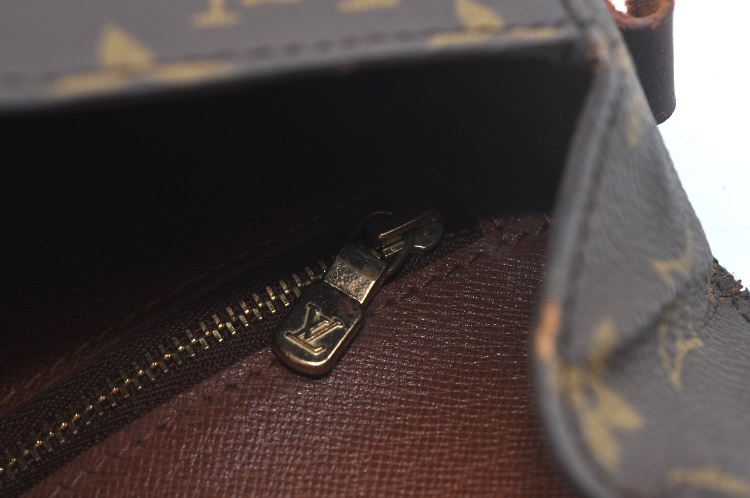 Authentic Louis Vuitton Monogram Saint Cloud GM M51242 Shoulder Cross Bag Junk 2760J