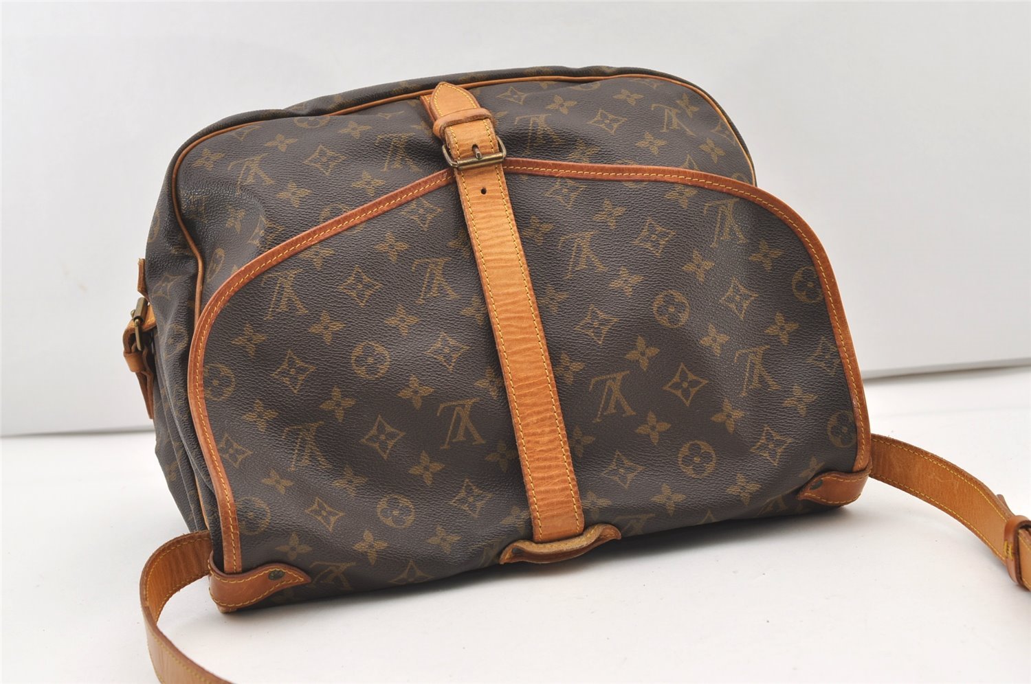 Authentic Louis Vuitton Monogram Saumur 35 Shoulder Cross Bag M42254 LV 2761J