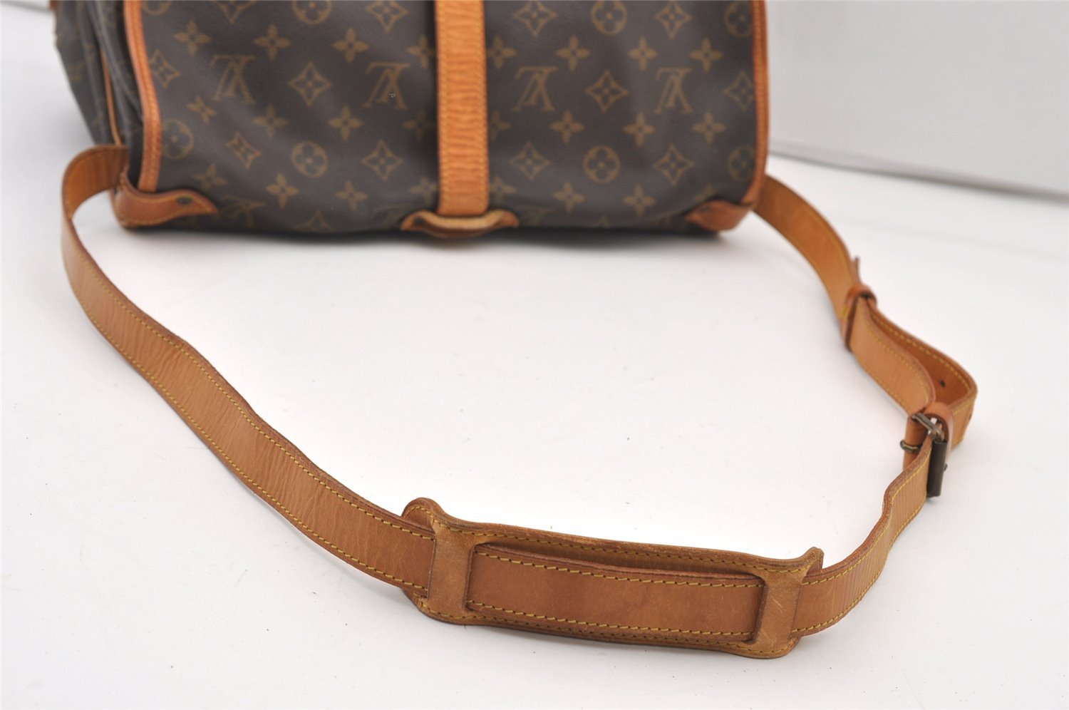 Authentic Louis Vuitton Monogram Saumur 35 Shoulder Cross Bag M42254 LV 2761J