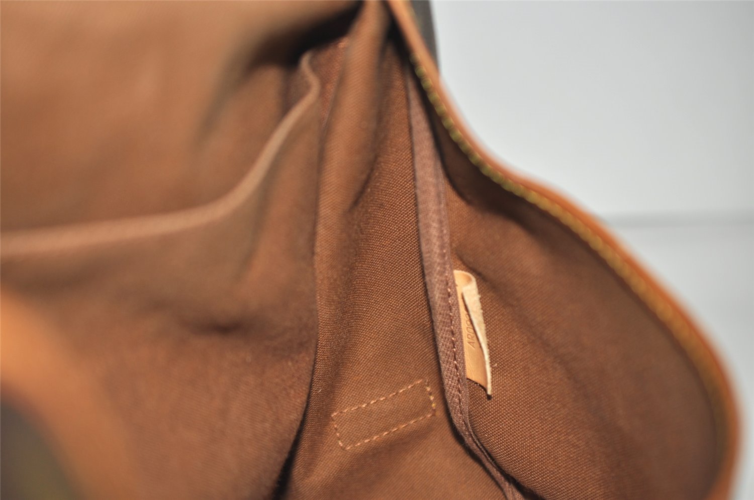 Authentic Louis Vuitton Monogram Saumur 35 Shoulder Cross Bag M42254 LV 2761J