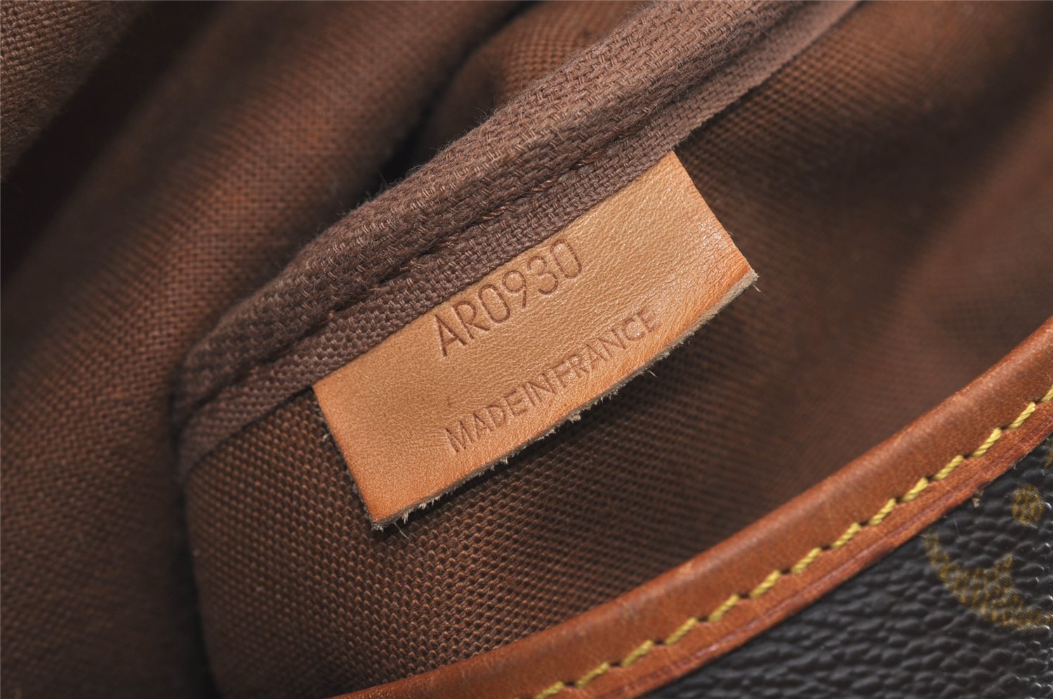 Authentic Louis Vuitton Monogram Saumur 35 Shoulder Cross Bag M42254 LV 2761J