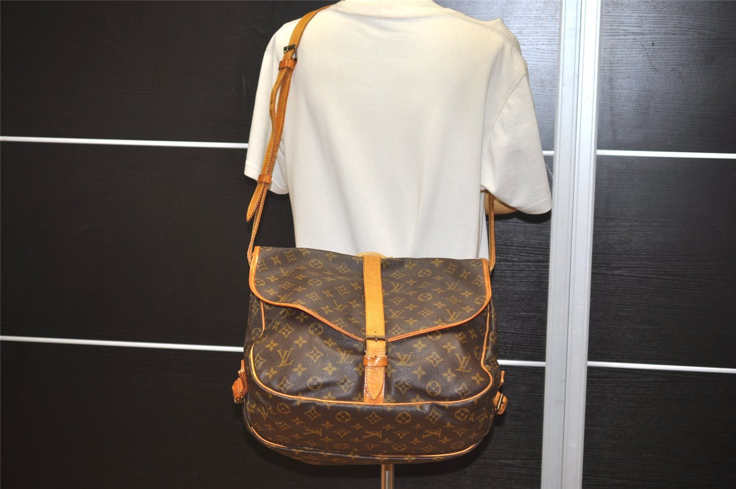 Authentic Louis Vuitton Monogram Saumur 35 Shoulder Cross Bag M42254 LV 2761J