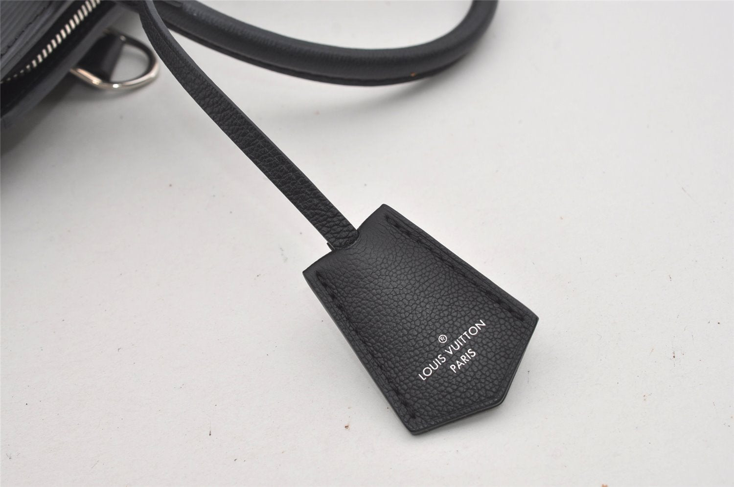 Authentic Louis Vuitton Epi Vaneau MM 2Way Shoulder Hand Bag M51238 Black 2770I