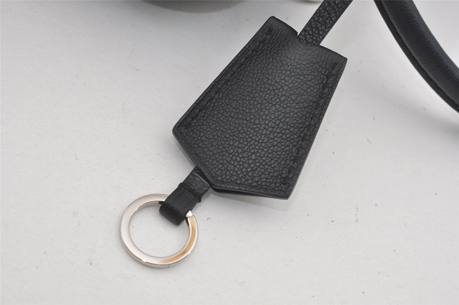 Authentic Louis Vuitton Epi Vaneau MM 2Way Shoulder Hand Bag M51238 Black 2770I