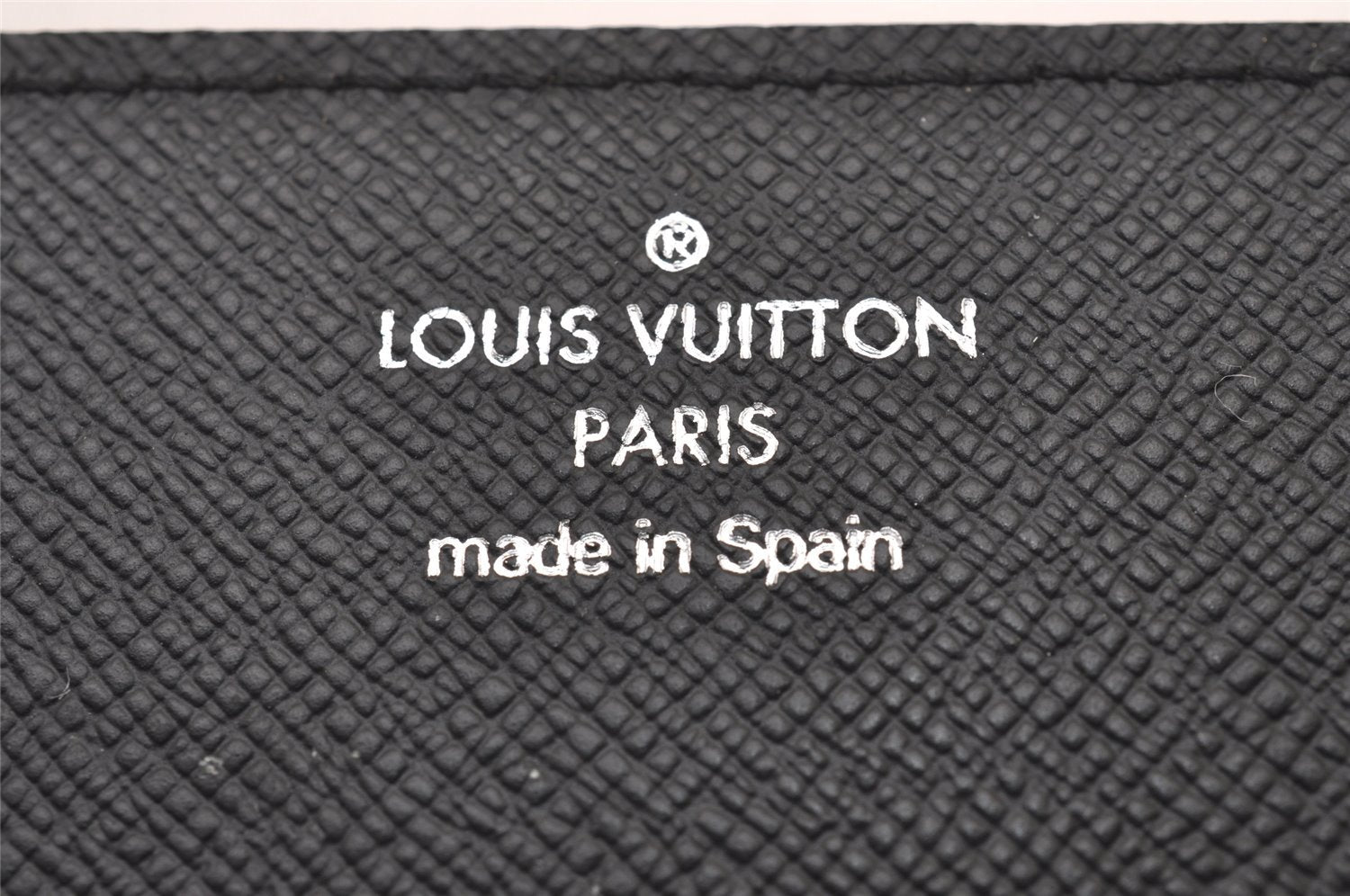 Auth Louis Vuitton Taiga Enveloppe Cartes de Visite Card Case M30922 Black 2773I