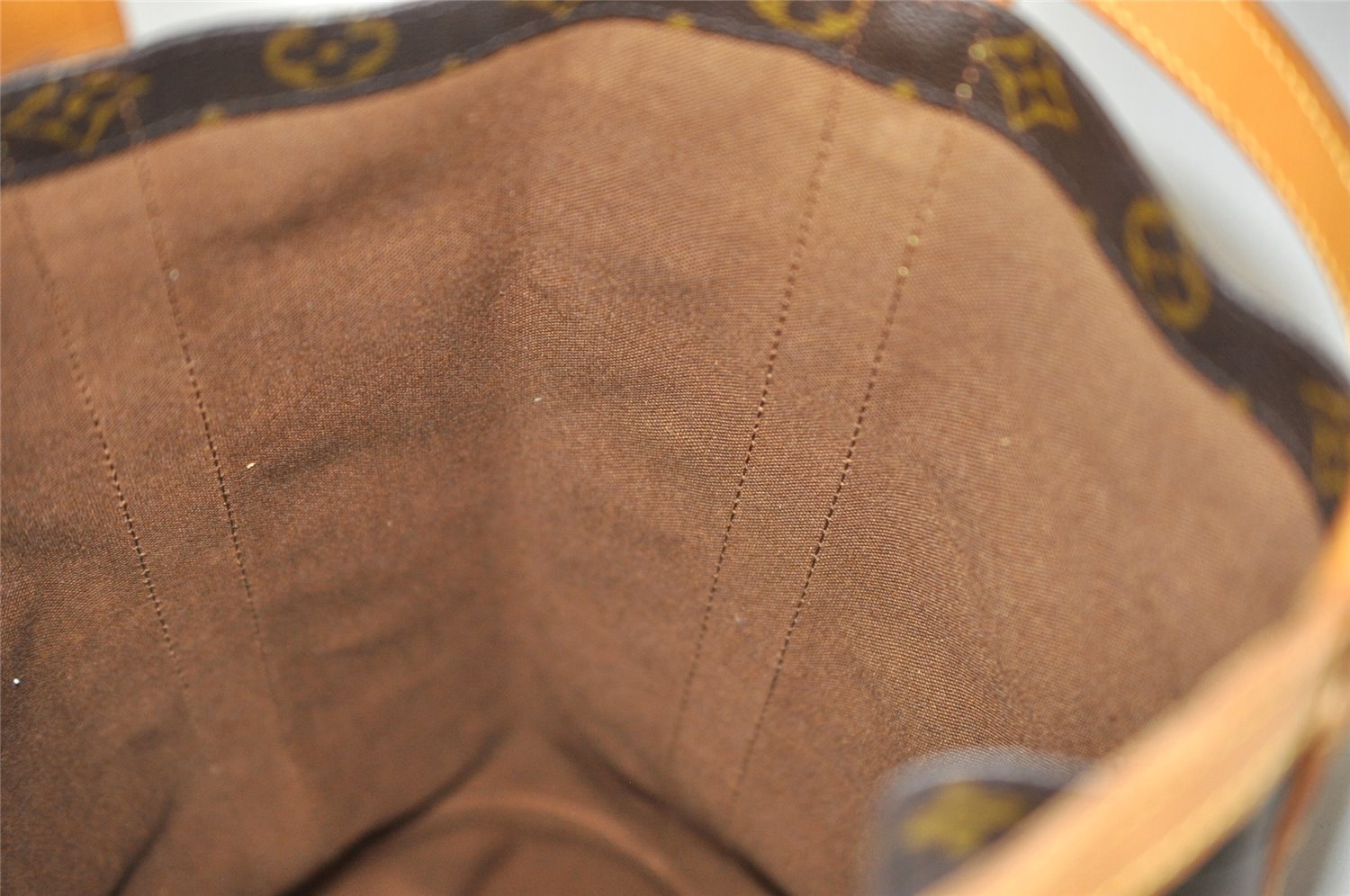 Authentic Louis Vuitton Monogram Randonnee GM Shoulder Bag M42244 LV 2777I