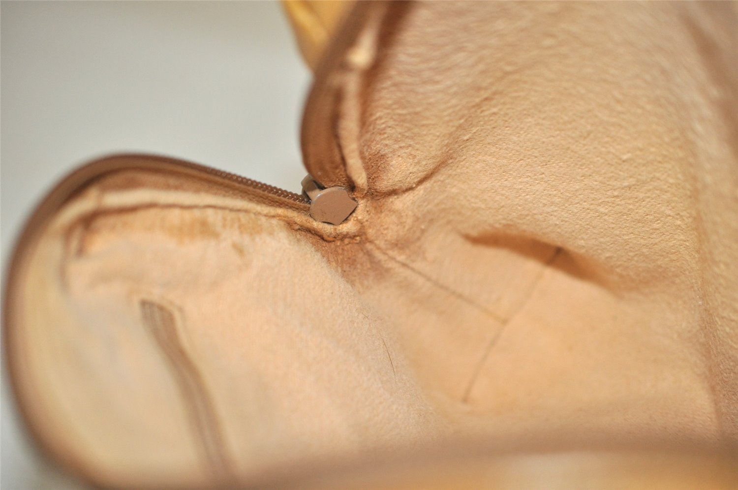 Authentic GUCCI Micro GG PVC Leather Shoulder Cross Body Bag Brown Junk 2782I