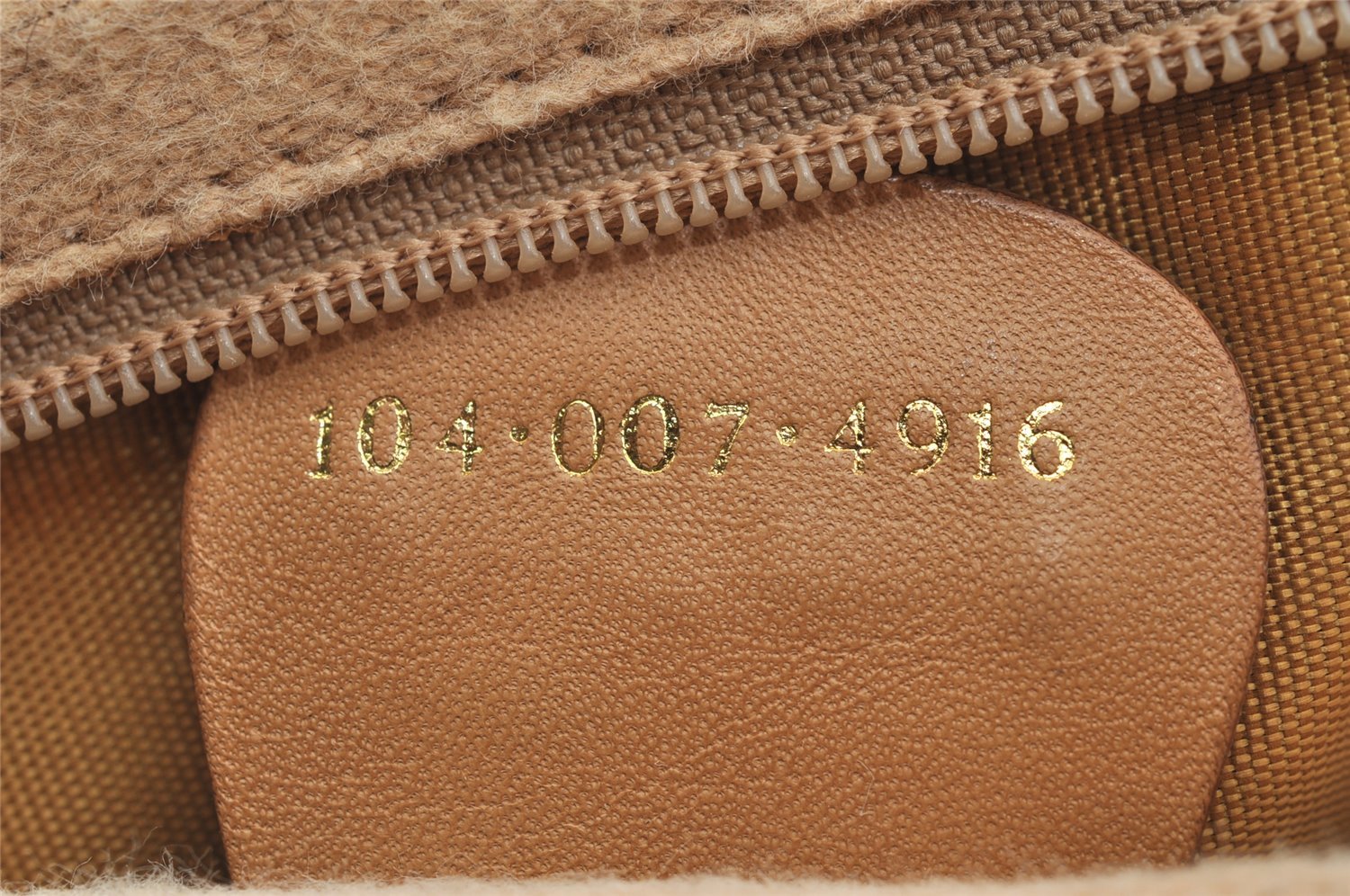 Authentic GUCCI Micro GG PVC Leather Shoulder Cross Body Bag Brown Junk 2782I