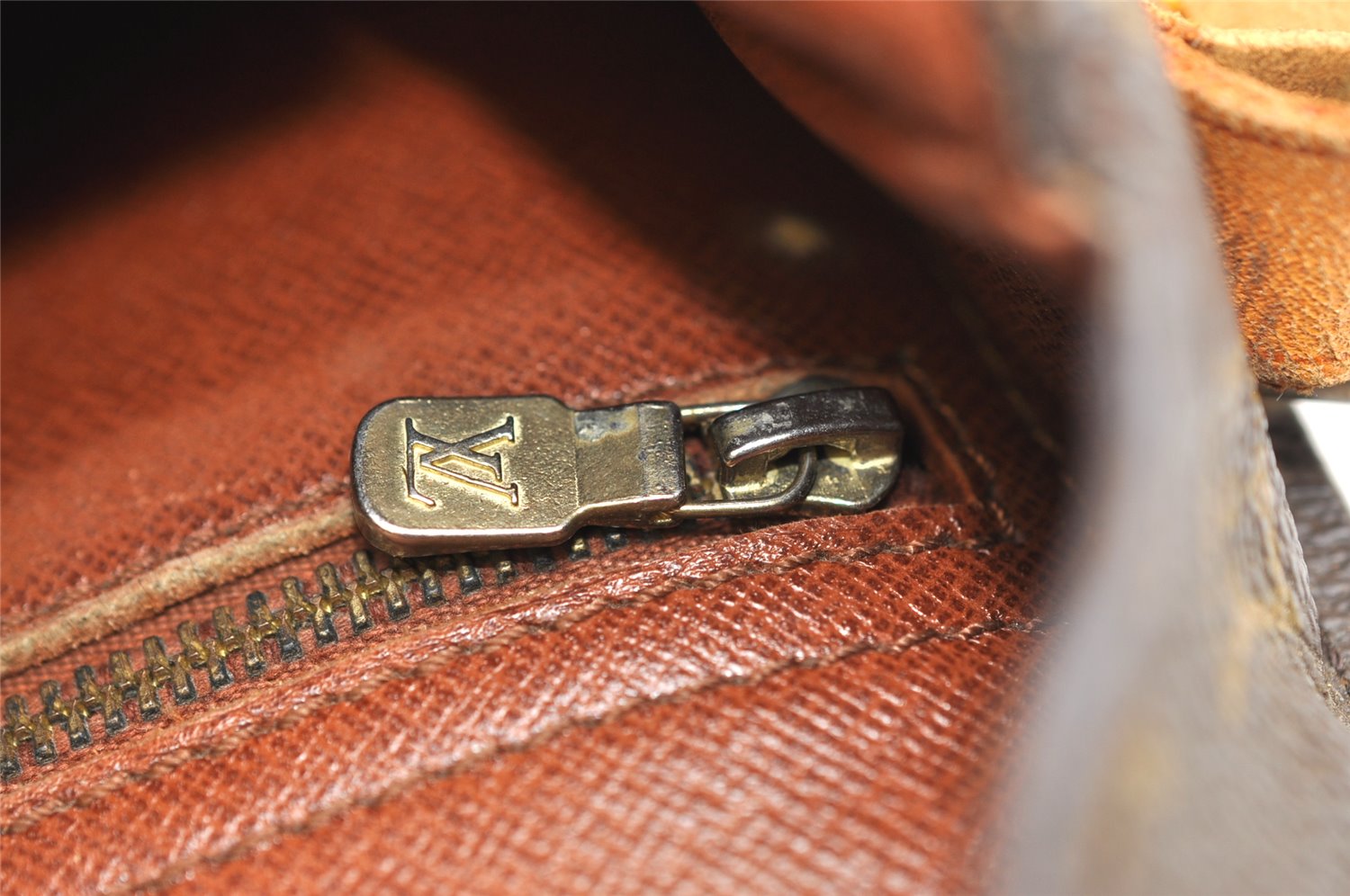 Authentic Louis Vuitton Monogram Saint Cloud MM M51243 Shoulder Cross Bag 2783K