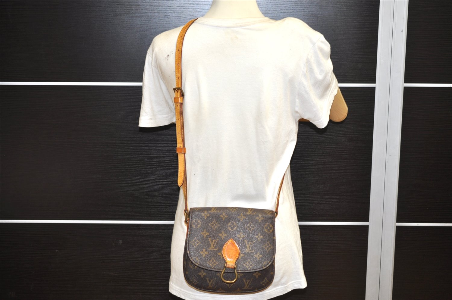 Authentic Louis Vuitton Monogram Saint Cloud MM M51243 Shoulder Cross Bag 2783K