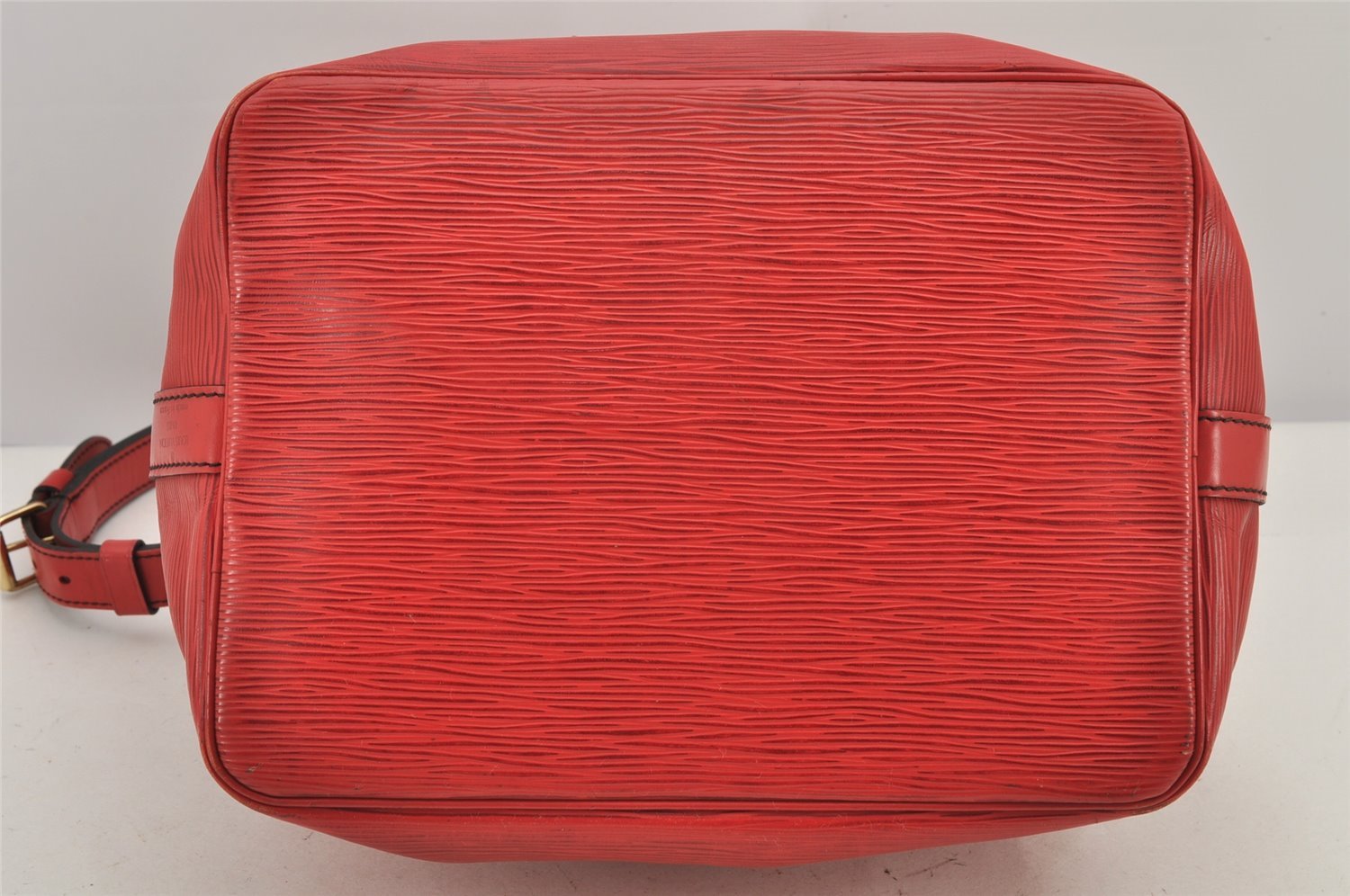 Authentic Louis Vuitton Epi Petit Noe Shoulder Drawstring Bag M44107 Red 2784K