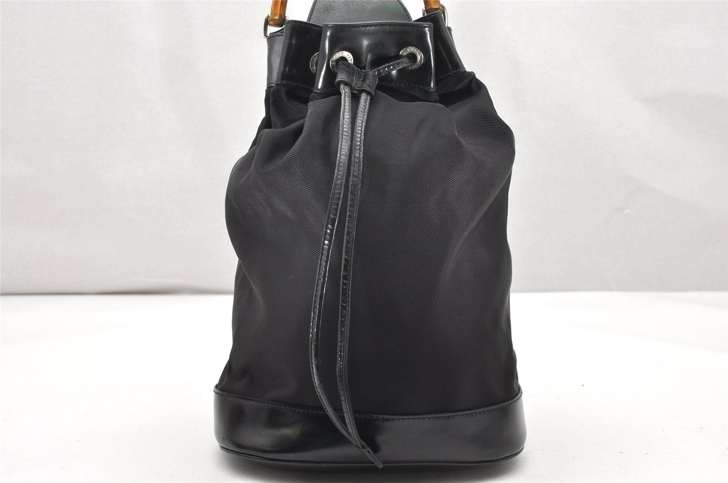 Authentic GUCCI Bamboo Shoulder Drawstring Bag Purse Nylon Leather Brown 2790K