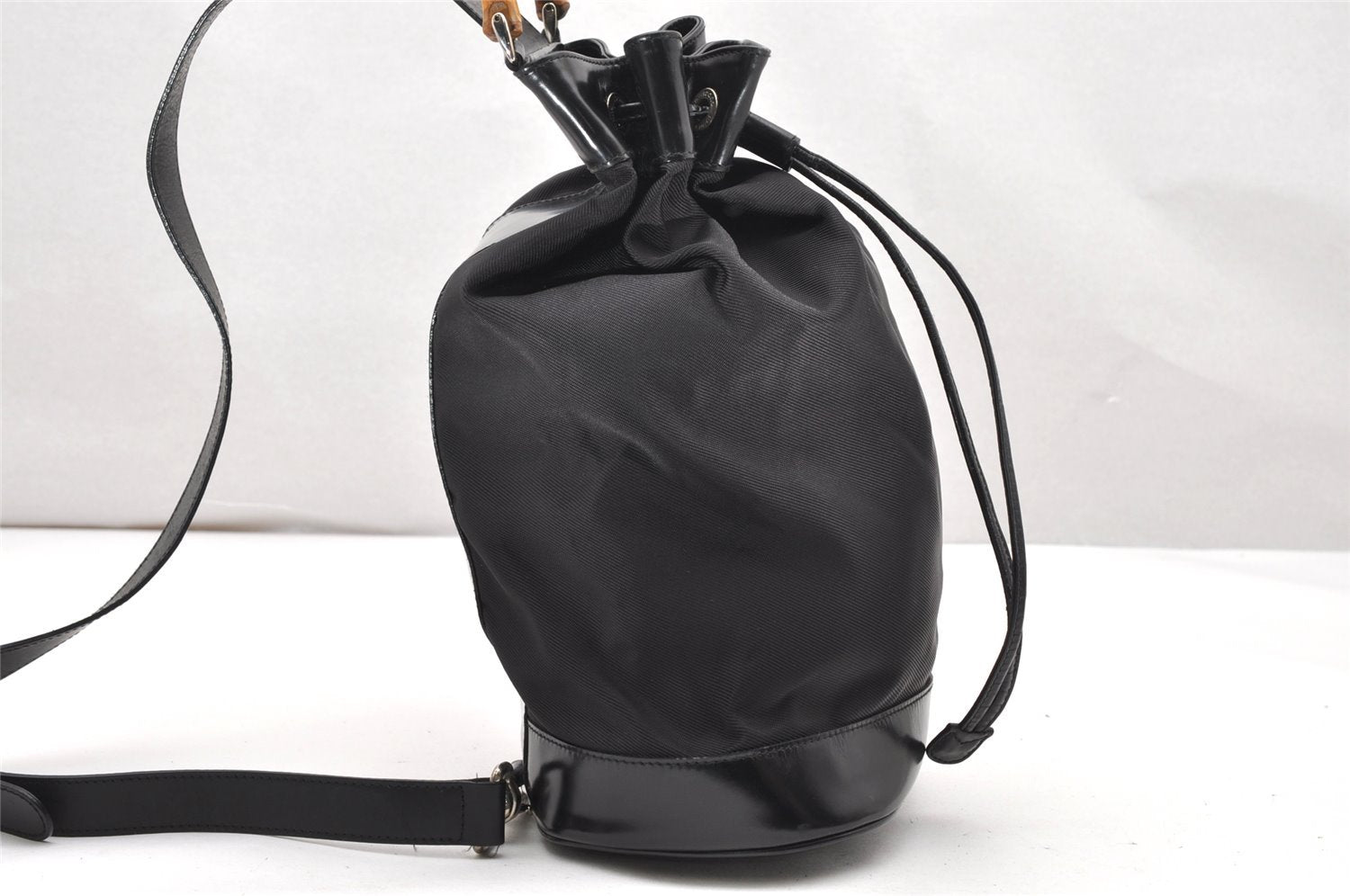 Authentic GUCCI Bamboo Shoulder Drawstring Bag Purse Nylon Leather Brown 2790K