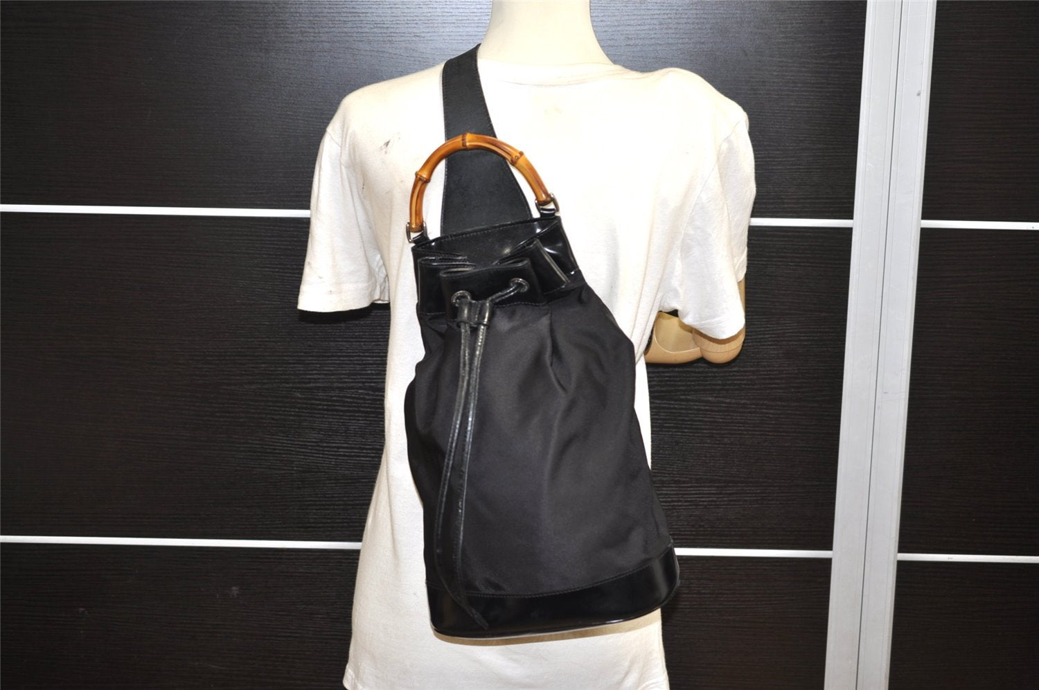 Authentic GUCCI Bamboo Shoulder Drawstring Bag Purse Nylon Leather Brown 2790K
