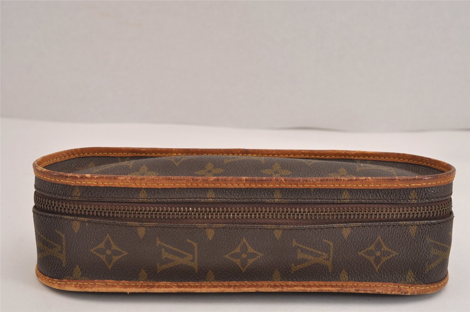 Authentic Louis Vuitton Monogram Etui de Tennis Ball Case Old Model LV 2797J