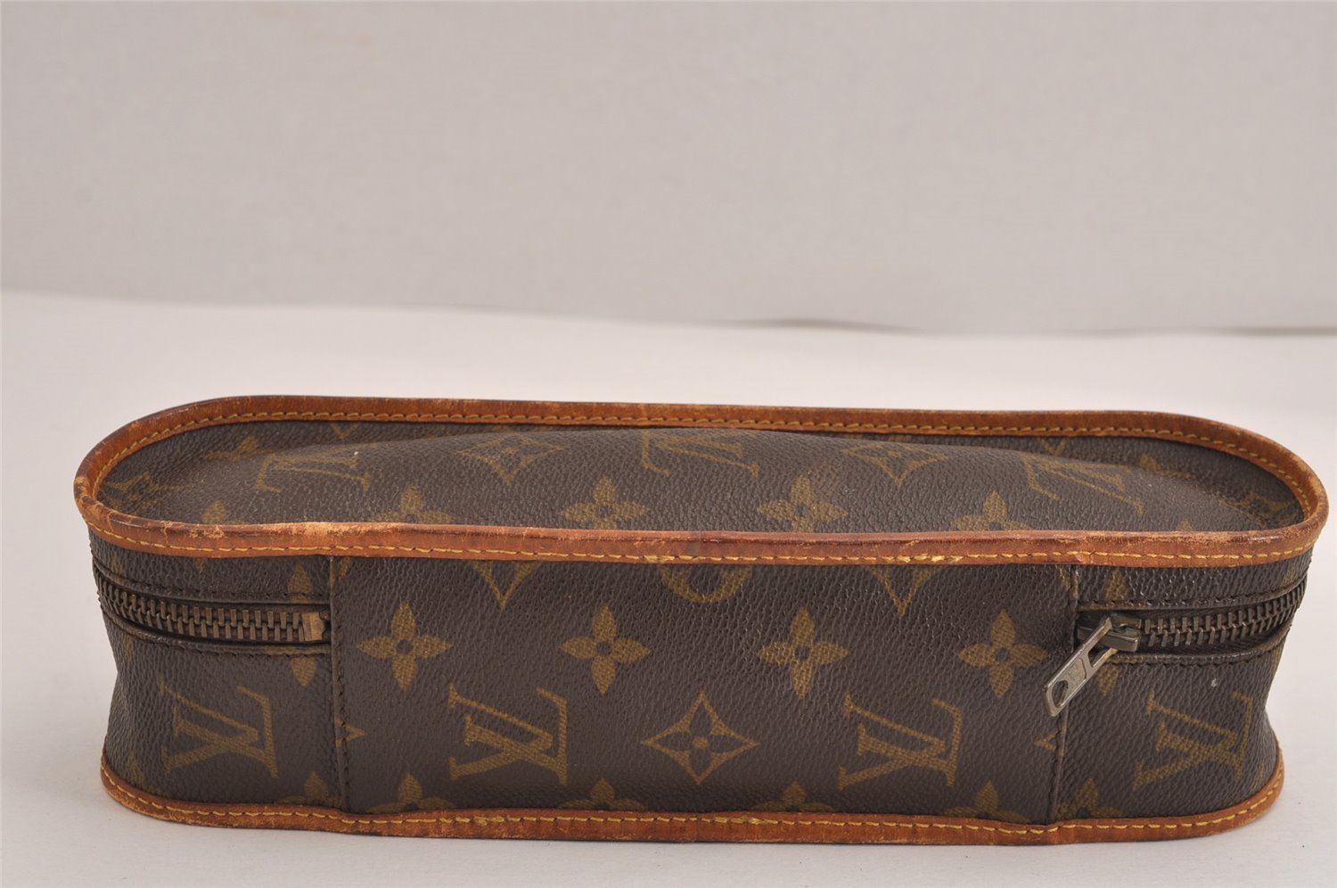Authentic Louis Vuitton Monogram Etui de Tennis Ball Case Old Model LV 2797J