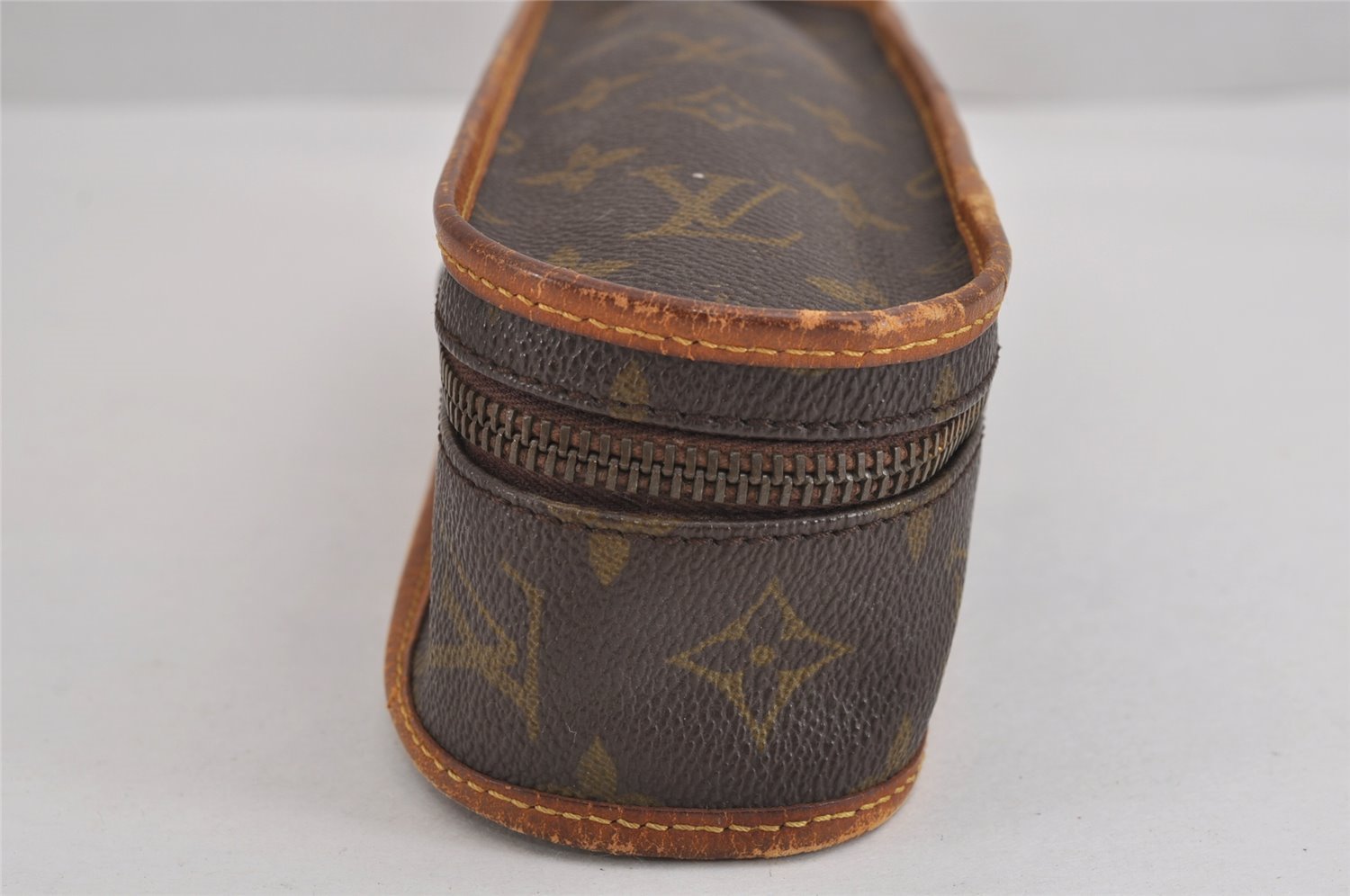 Authentic Louis Vuitton Monogram Etui de Tennis Ball Case Old Model LV 2797J