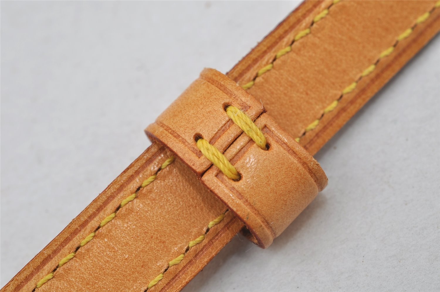 Authentic Louis Vuitton Leather Shoulder Strap Beige 40.2-47.2