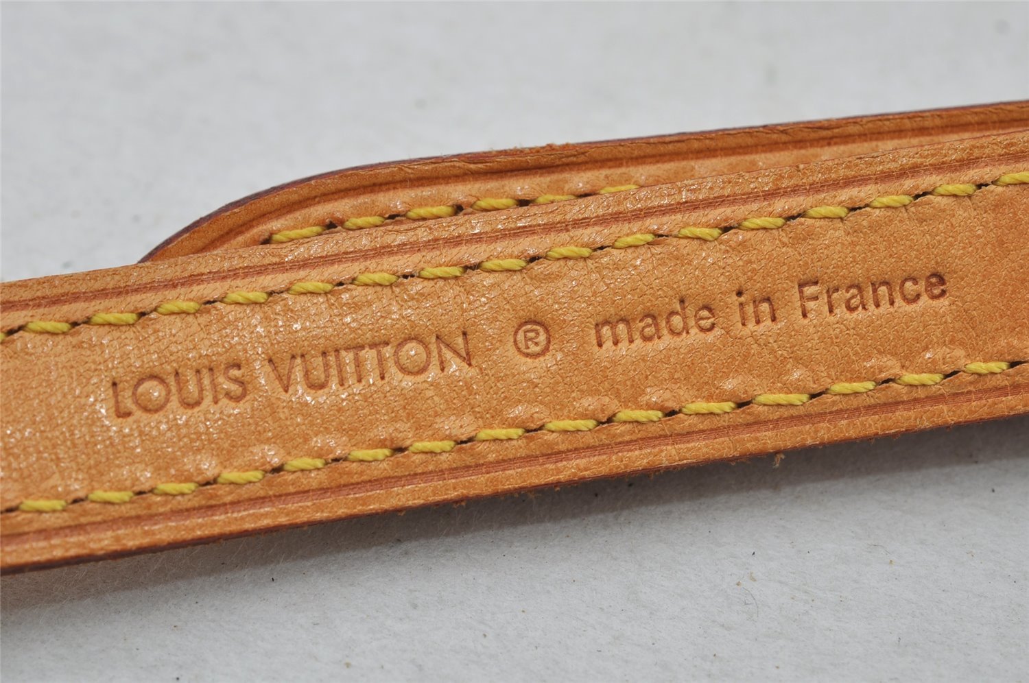 Authentic Louis Vuitton Leather Shoulder Strap Beige 40.2-47.2