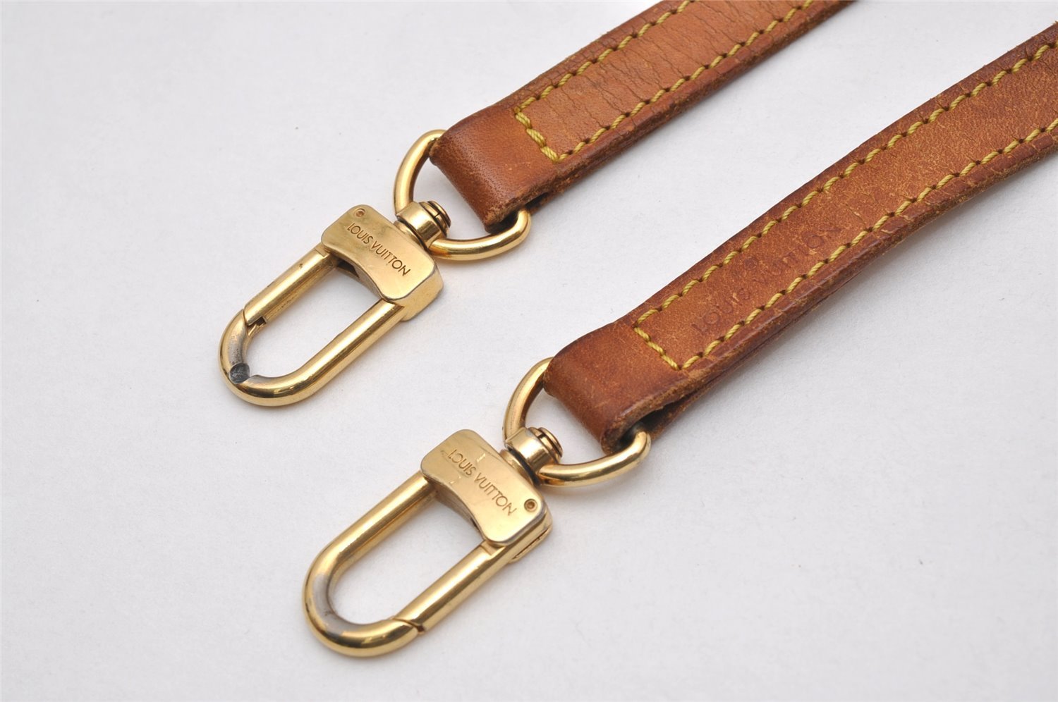 Authentic Louis Vuitton Leather Shoulder Strap Beige 48.4