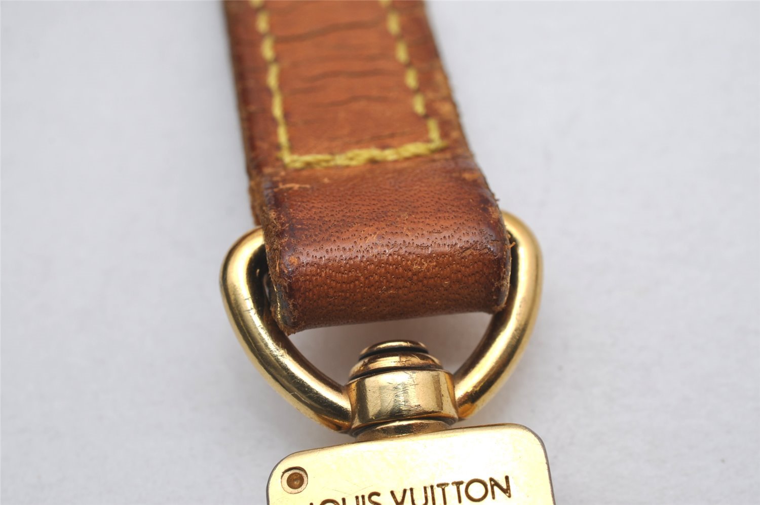 Authentic Louis Vuitton Leather Shoulder Strap Beige 48.4