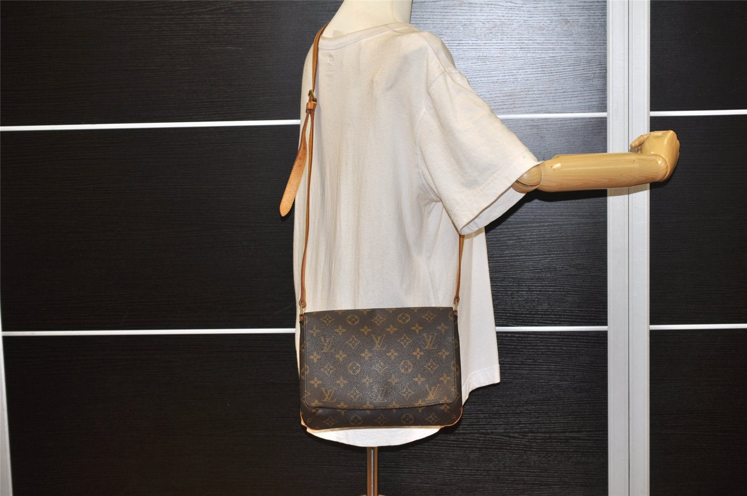 Authentic Louis Vuitton Monogram Musette Tango M51388 Shoulder Cross Bag 2803K