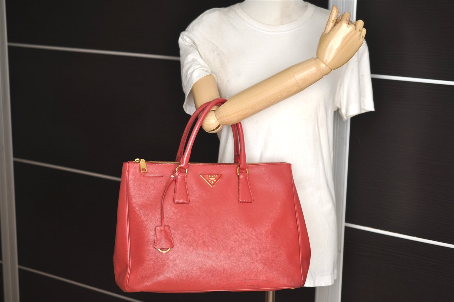 Authentic PRADA Saffiano Leather Nappa Vintage Tote Hand Bag Red 2807I