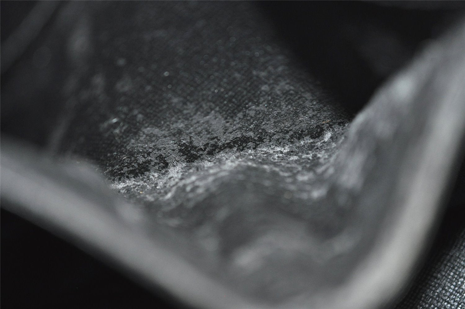 Authentic Louis Vuitton Epi Saint Cloud PM Shoulder Bag Black M52212 LV 2817I