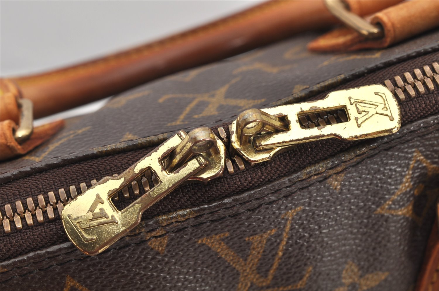 Authentic Louis Vuitton Monogram Alma Hand Bag Purse M51130 LV 2821K