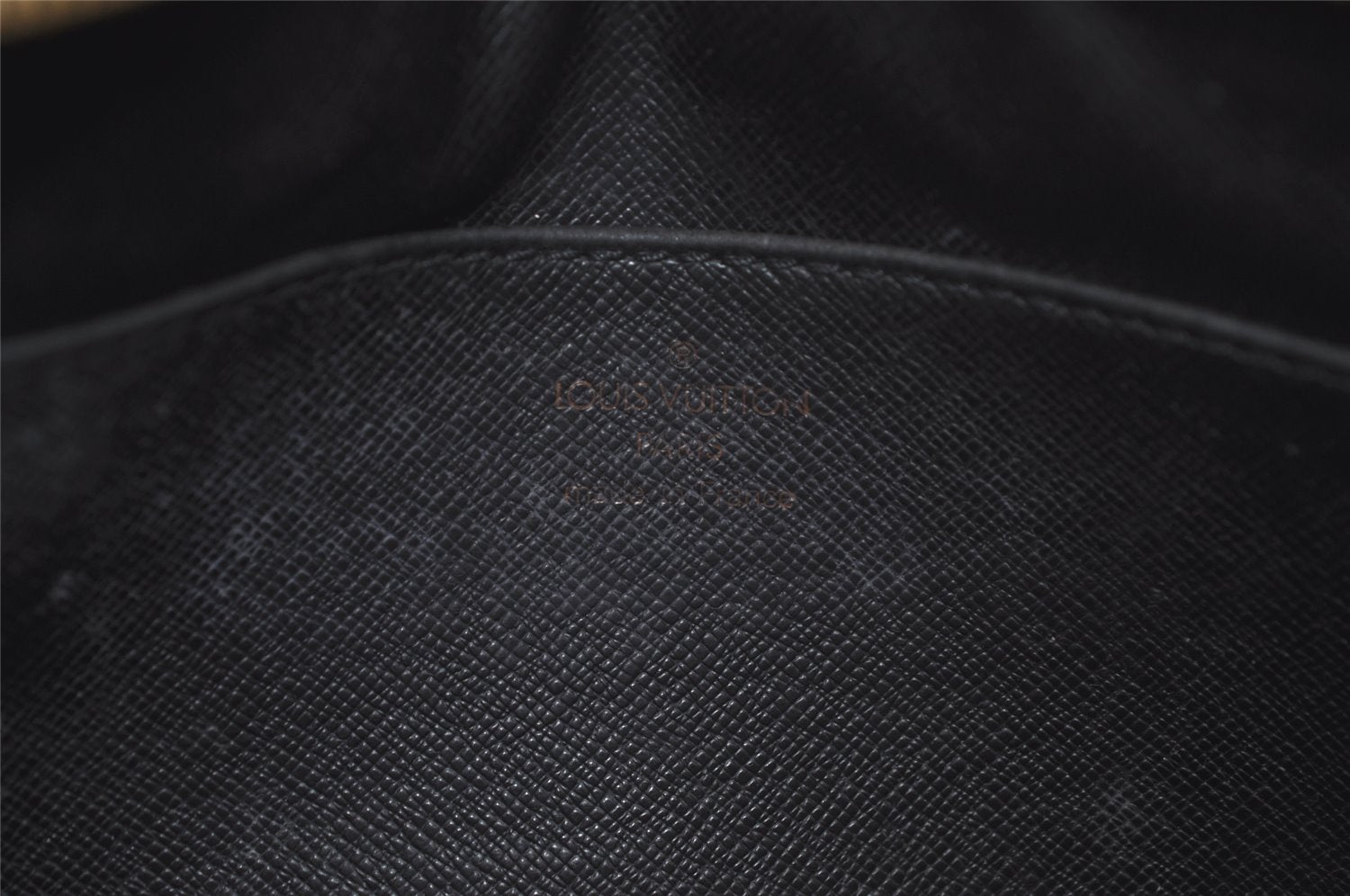 Authentic Louis Vuitton Epi Pochette Homme Clutch Hand Bag Black M52522 LV 2825K