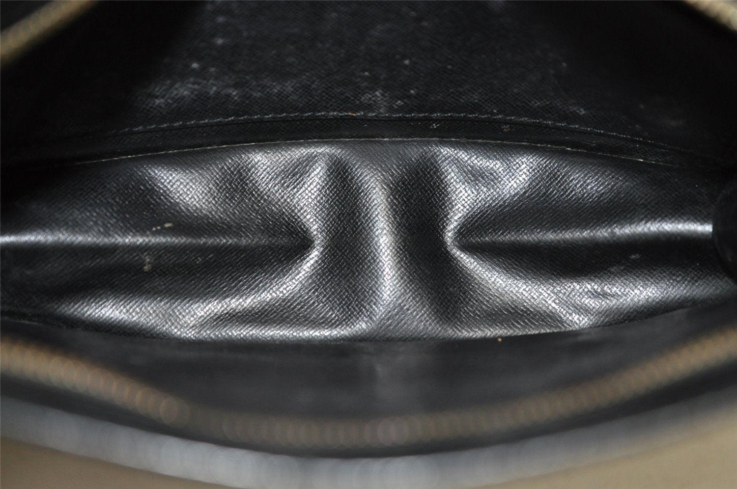 Authentic Louis Vuitton Epi Pochette Homme Clutch Hand Bag Black M52522 LV 2825K