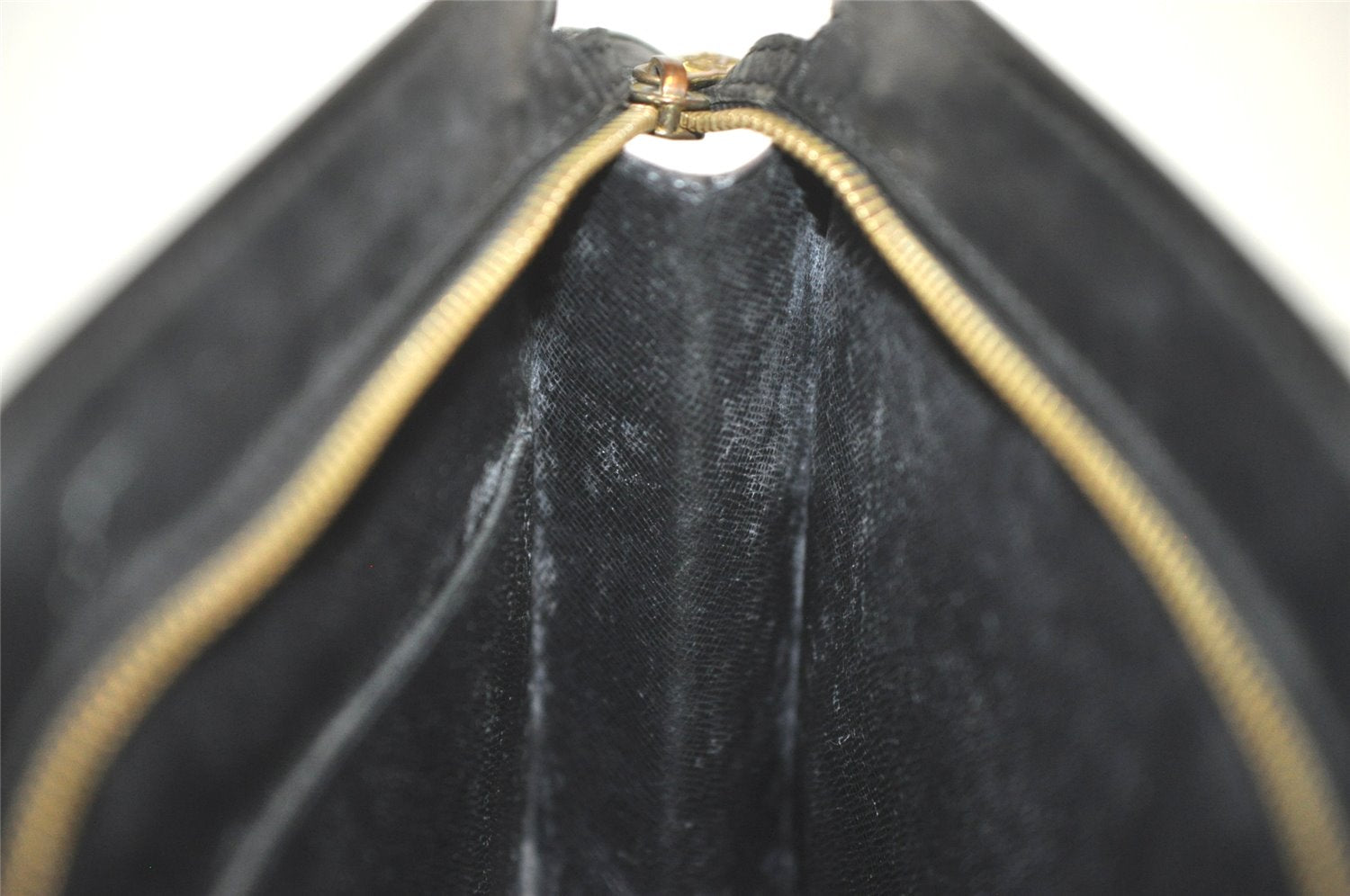 Authentic Louis Vuitton Epi Pochette Homme Clutch Hand Bag Black M52522 LV 2825K