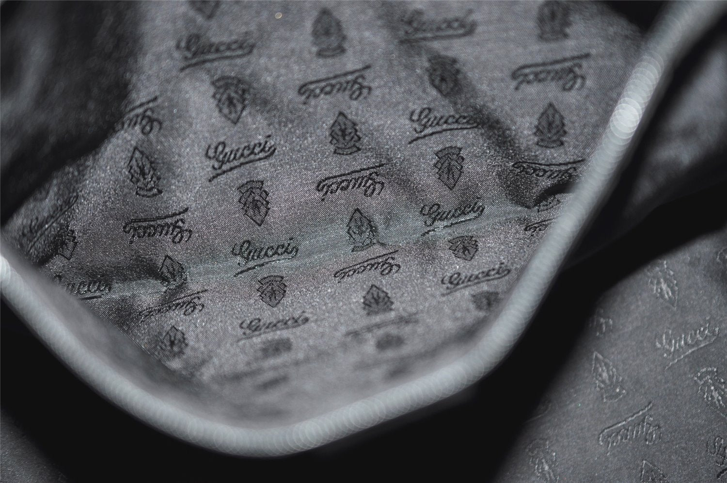 Authentic GUCCI Jolie Shoulder Tote Bag GG Canvas Enamel 211975 Black 2827J