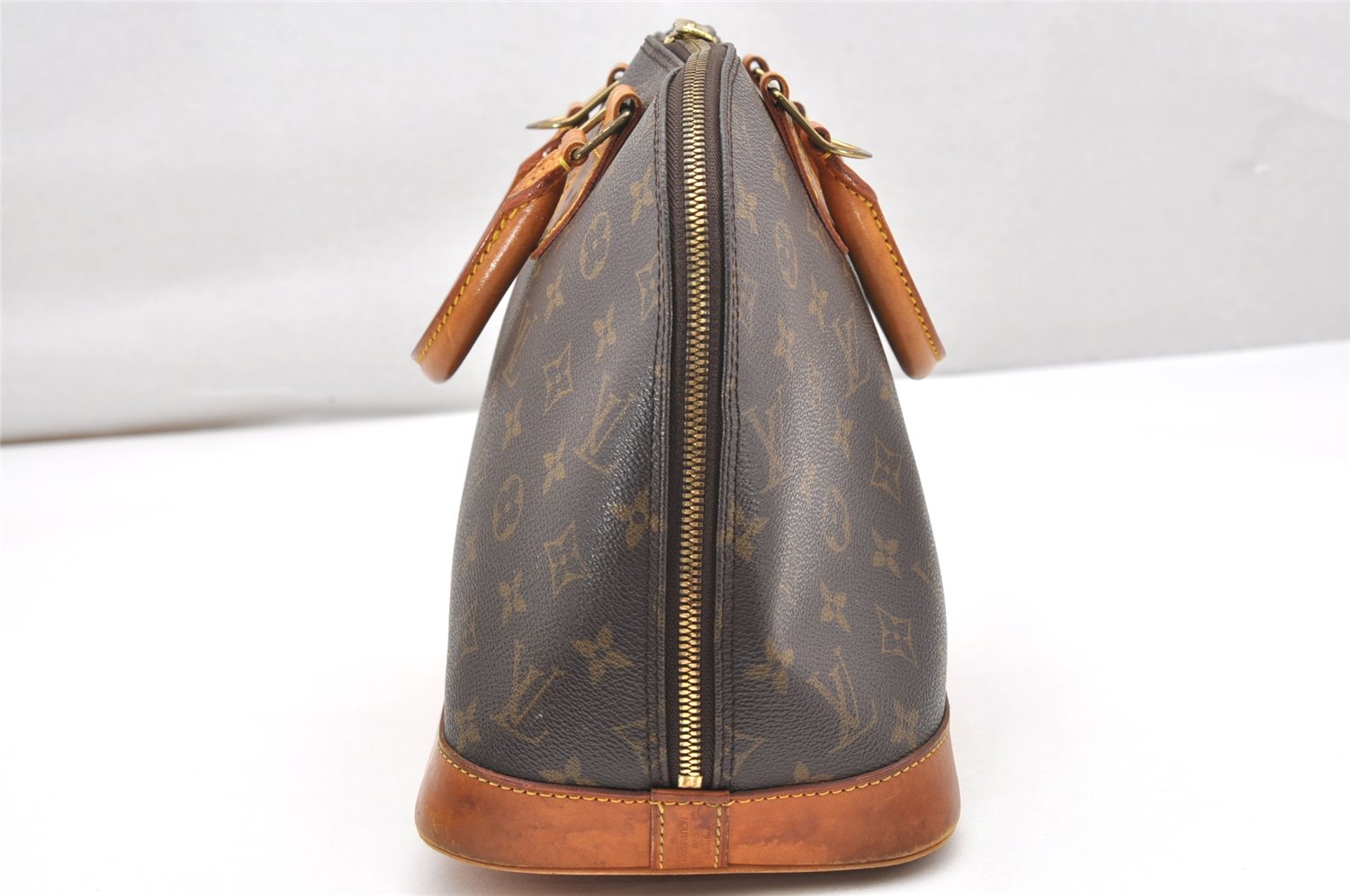 Authentic Louis Vuitton Monogram Alma Hand Bag Purse M51130 LV 2834K